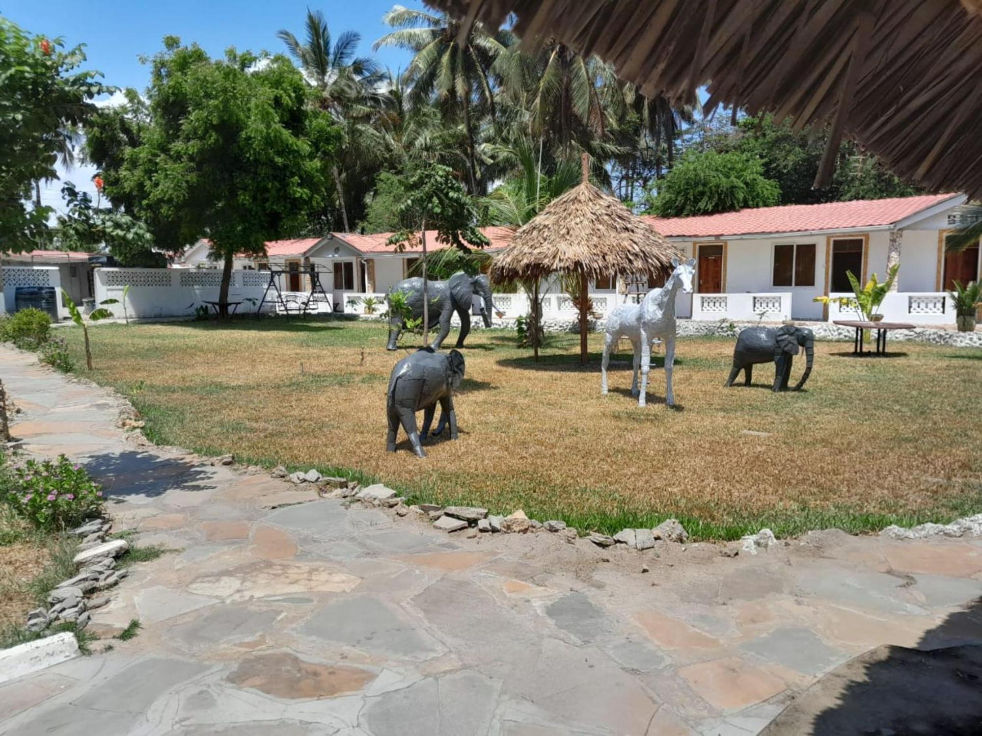 Oluwa Seun Beach Cottages, Mtwapa Mombasa Exteriör bild